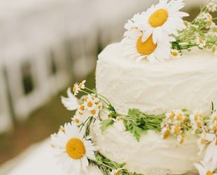 Красивый торт для ромашковой свадьбы