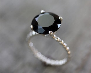 Обручальные кольца с черным бриллиантом