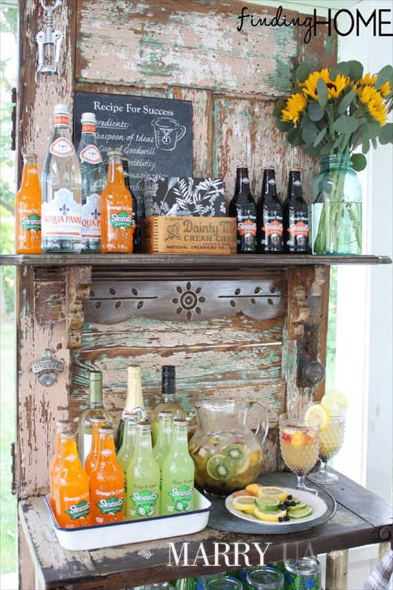 vintage-door-wedding-drink-station