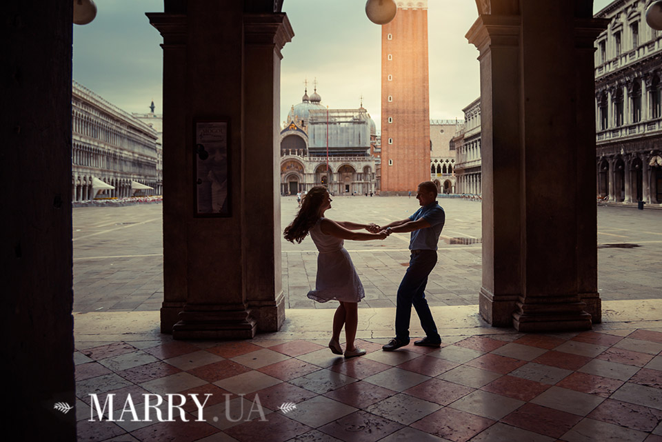 proposal and engagement in Venice, romantic photo shooting in Italy photo (10)