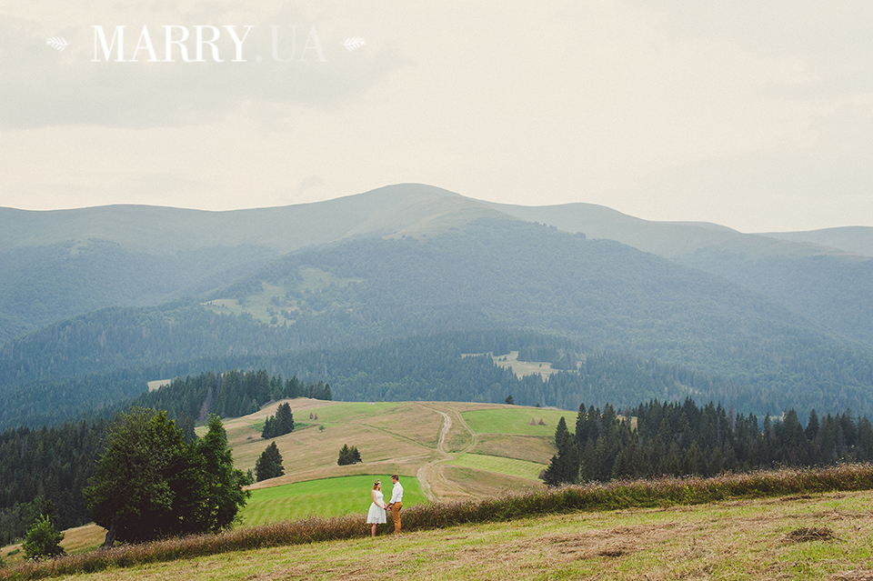 lovestory in carpathians mountains shooting (12)