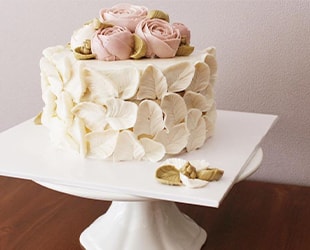 Стоит ли выбирать одноярусный торт на свадьбу