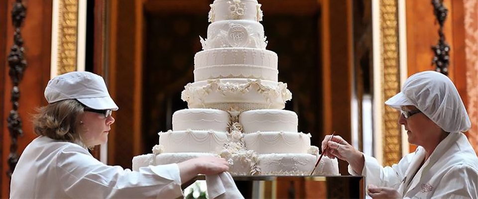 какой крем использовать для украшения свадебного торта фото