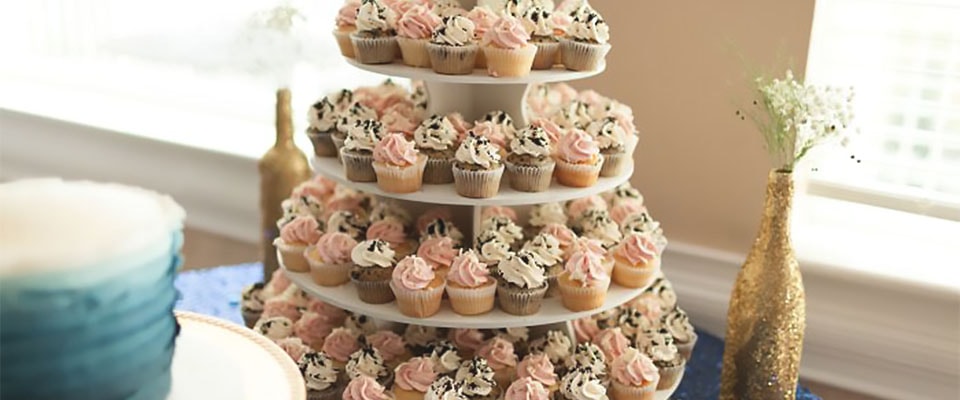 вместо торта пирожные на свадьбу фото