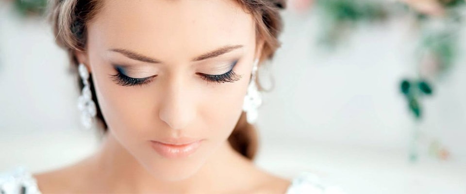 Свадебный макияж для русых волос и серых глаз фото