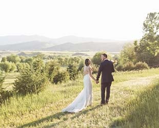 Идеи для проведения свадебной фотосессии в поле