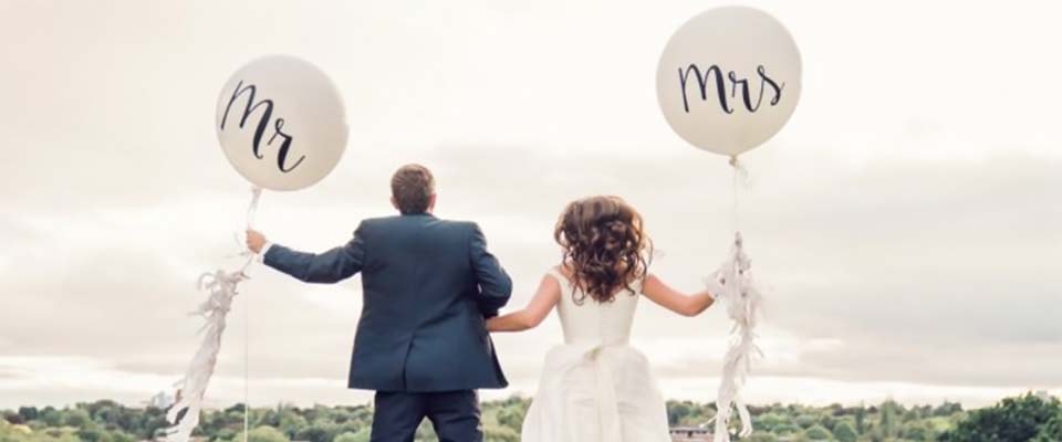 воздушные шары на свадебной фотосессии фото