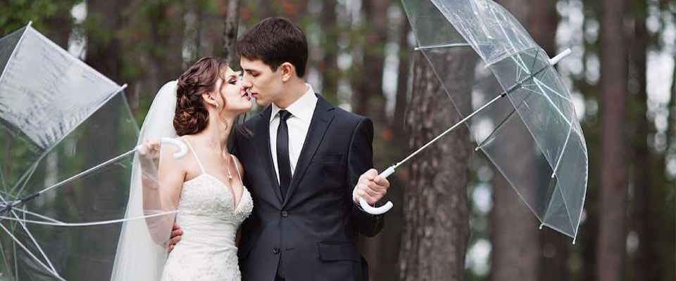 Прически для свадьбы под дождем фото