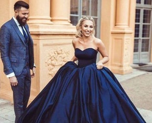 Выбираем синее свадебное платье