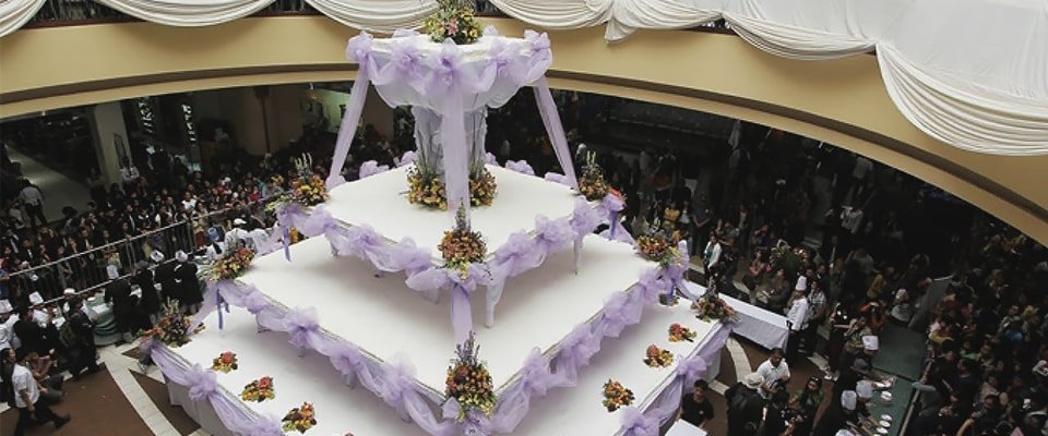 самые большие торты на свадьбе фото