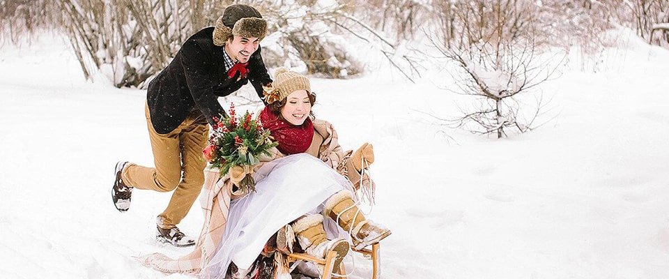 свадьба зимой верхняя одежда невесты картинка