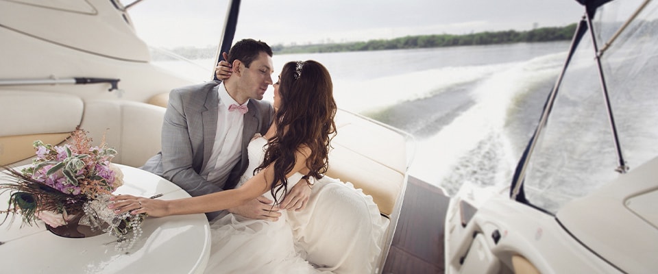 Нюансы выбора свадебного номера на яхте фото