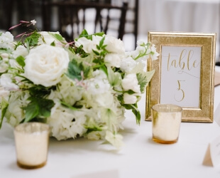 Чек-лист свадебного декора стола жениха и невесты