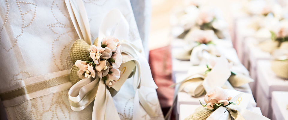 подарок на свадьбу полезный